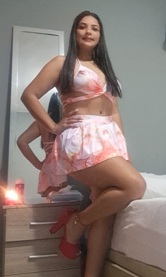 !! FOTOS REALES Y ACTUALES !! CAMILA: LA COLOMBIANA MÁS EXOTICA DE IBIZA !!