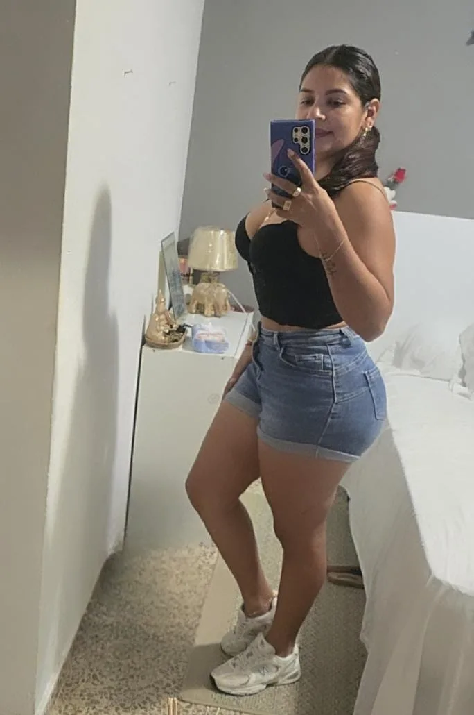 !! FOTOS REALES Y ACTUALES !! CAMILA: LA COLOMBIANA MÁS EXOTICA DE IBIZA !!