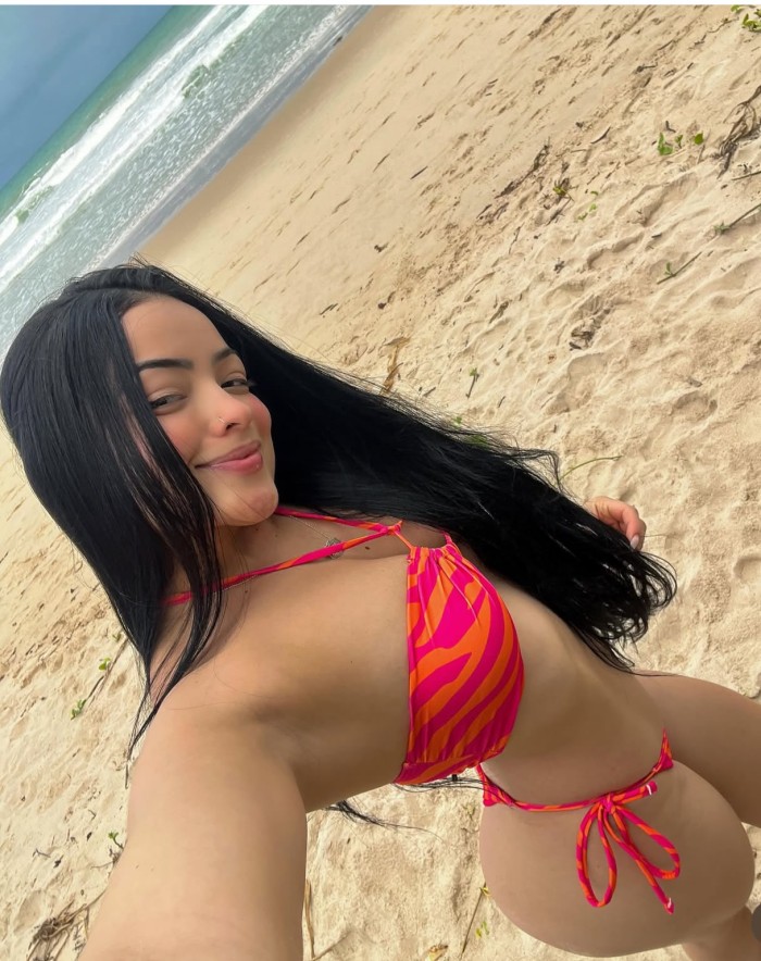 EN LAS CANTERAS CACHONDITA Y CON GANAS DE SEXO