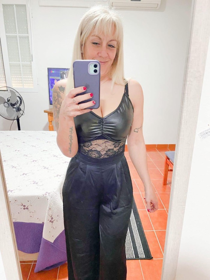 ARGENTINA RUBIA EXPLOSIVA MADURITA