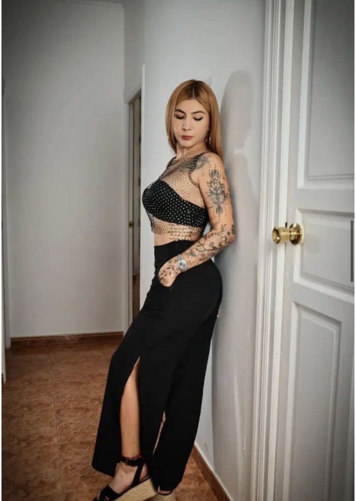 3 JOVENES FIESTERAS DIVINAS, MORBOSAS Y APASIONADA