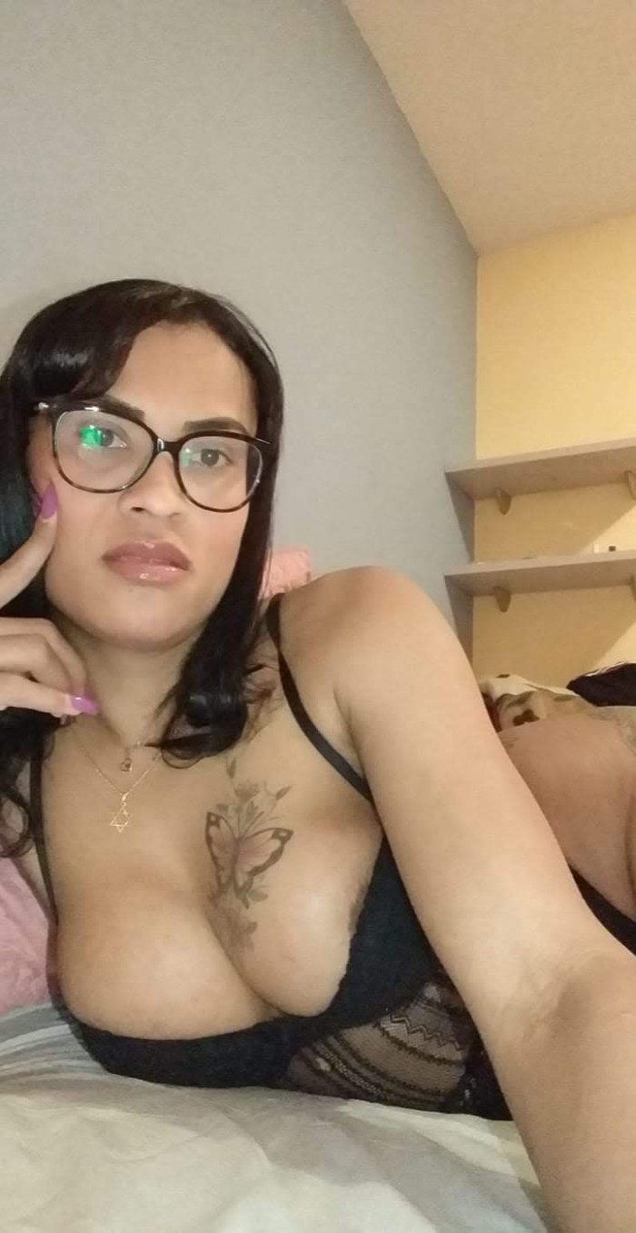 Fiestera cañera dominante alexia manciny activa
