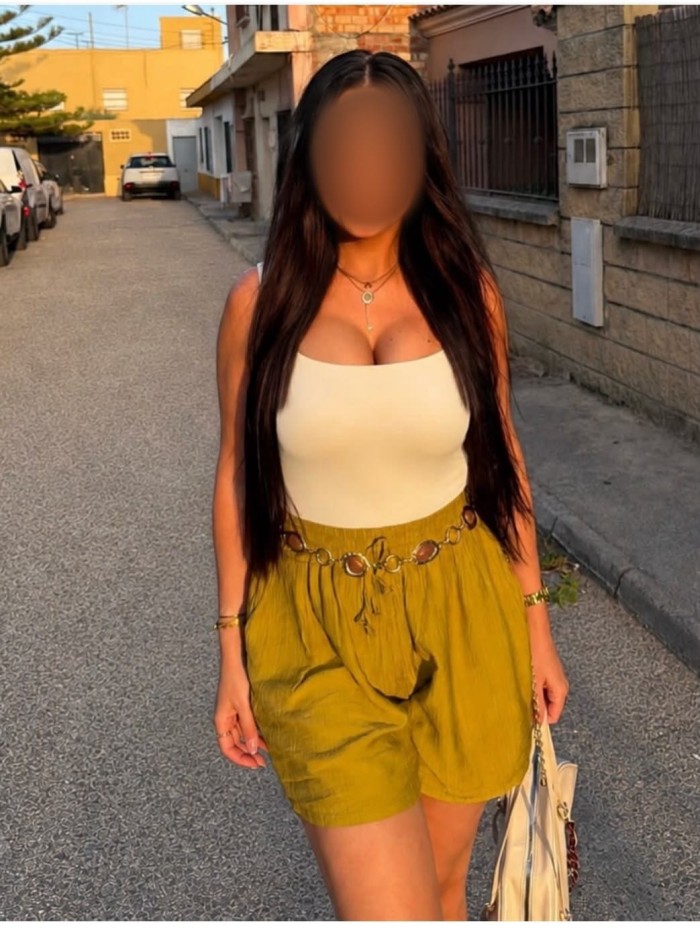 IMPLICADA CACHONDA DESEOSA DE PASION Y LUJURIA