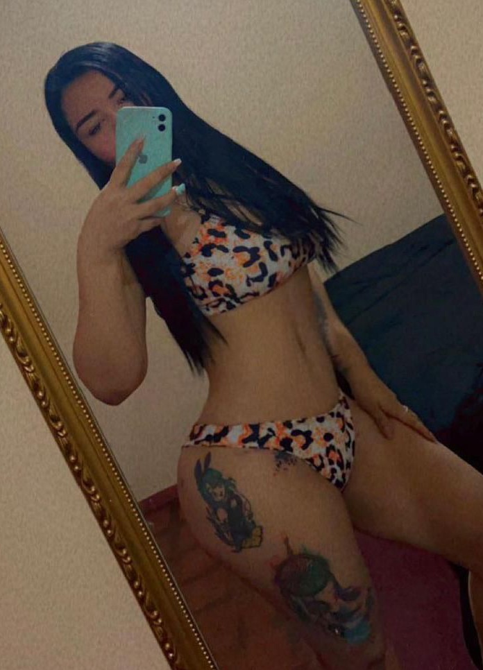 COLOMBIANA MUY FIESTERA CON JUGUETICOS PARA TI