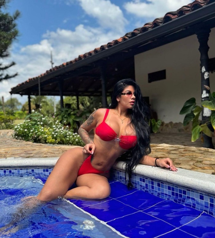 Primera vez muñeca latina la mejor de Huelva