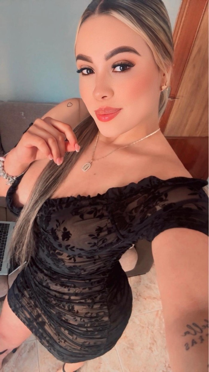 EMILY RUBIA DELGADA NUEVA