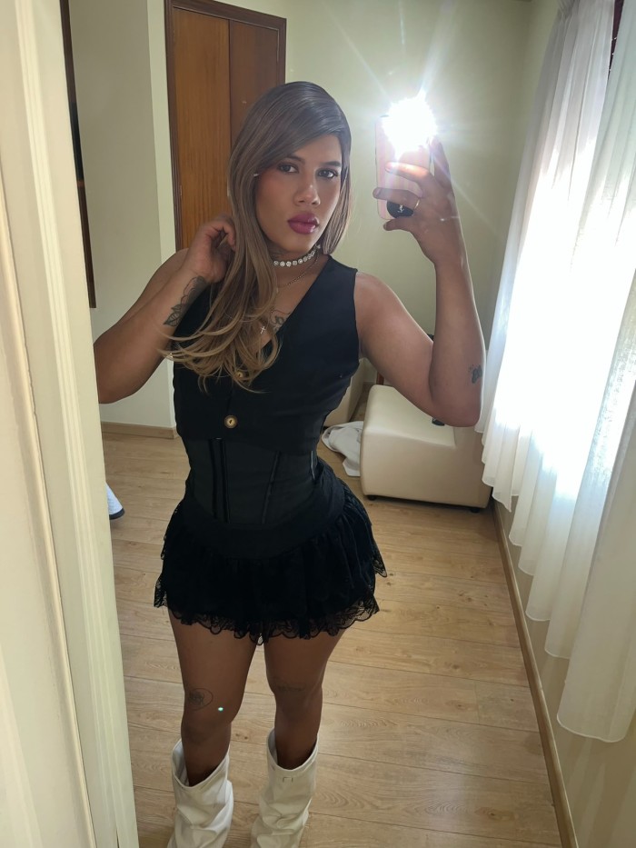 JOVEN DE LUJO COLOMBIANA 19 AÑOS