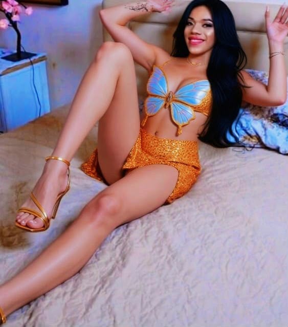 CHICA TRANS EN EIXAMPLE CONSELL DE CENT FULL SEXO
