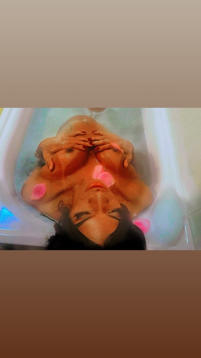 CHICA TRANS EN EIXAMPLE CONSELL DE CENT FULL SEXO