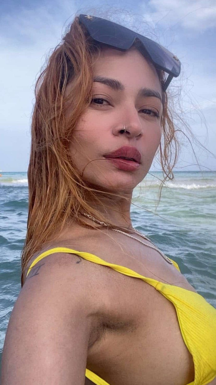 SERE TU ADICCION ENCANTADORA MUJER EXÓTICA