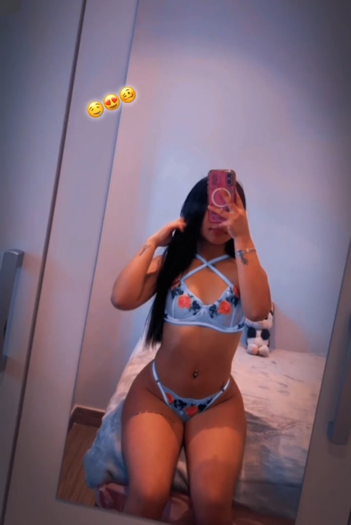 ARDIENTE DIOSA DEL PLACER VEN Y PASA RICO
