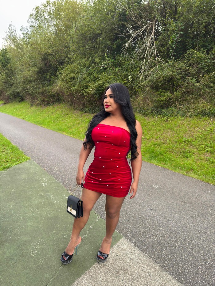 Transexual Ariadna activa, pasiva 24/7 FIESTERA