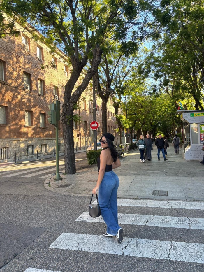 ARDIENTE SENSUAL COMPLACIENTE DESEOSA DE SEXO