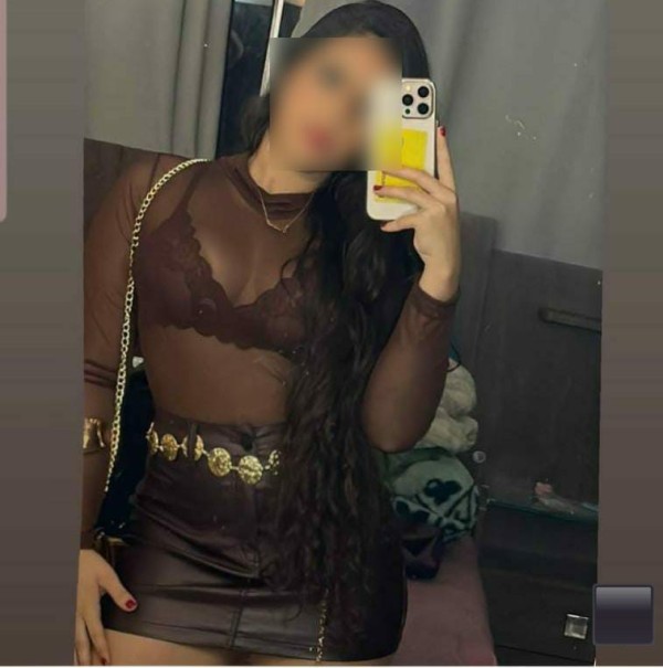 Muchacha bonita de moral distraída. Acabo de llegar a la ciudad