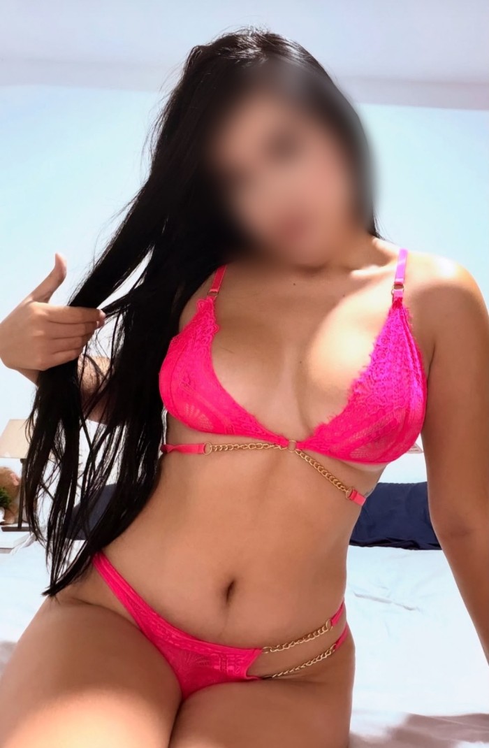 POR CAROLINAS ALTAS – VENEZOLANA DE LUJO JOVENCITA Y MORBOSA