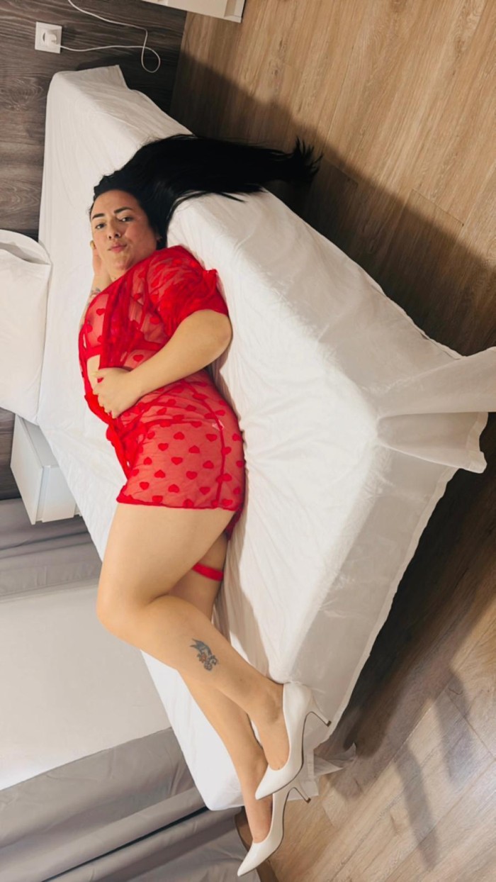 NOVEDAD LEILA EN USERA!! FIESTERA COMPLETA IMPLICADA 24H