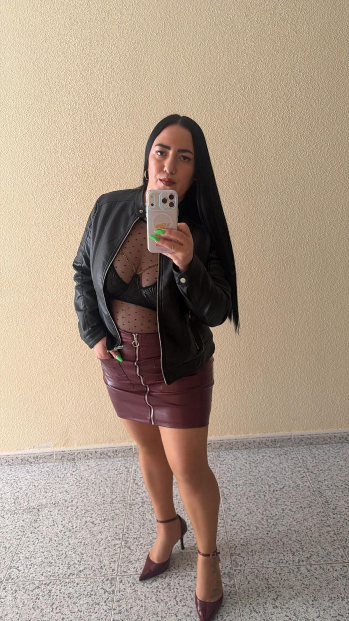 NOVEDAD LEILA EN USERA!! FIESTERA COMPLETA IMPLICADA 24H