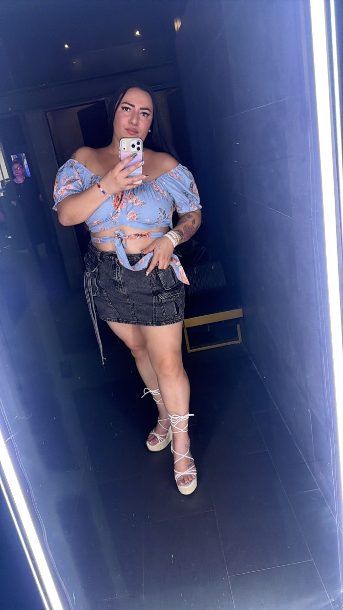 NOVEDAD LEILA EN USERA!! FIESTERA COMPLETA IMPLICADA 24H