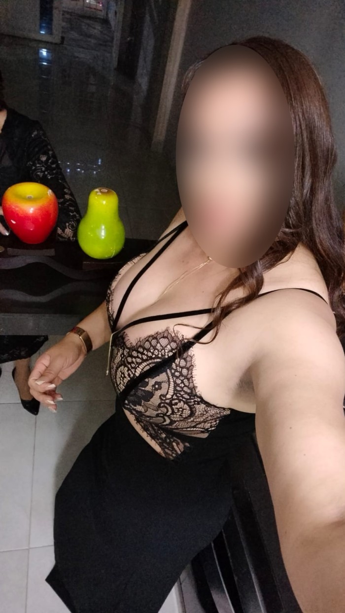 LATINA CON MUCHO FUEGO Y PASIÓN, 666189562
