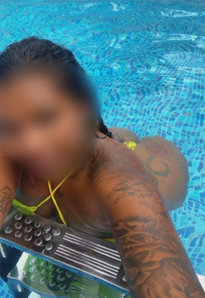 COLOMBIANA DE LUJO EXPLOSIVA E INSACIABLE