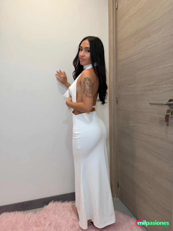 ARDIENTE SENSUAL COMPLACIENTE DESEOSA DE SEXO