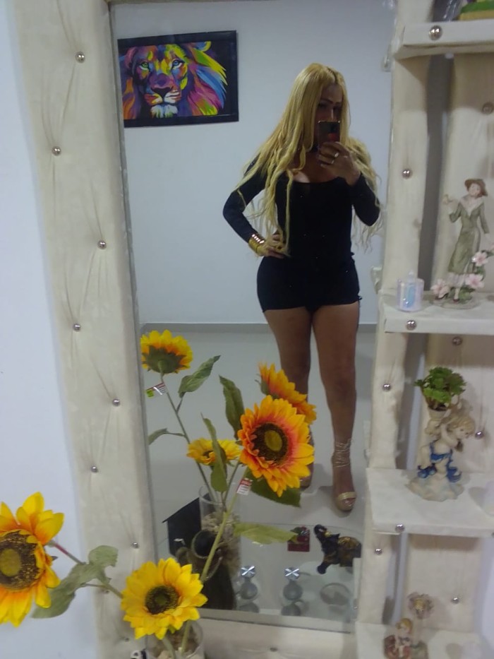 TRANS COMPLACIENTE DOMINANTE FIESTERA EN ZARAGOZA