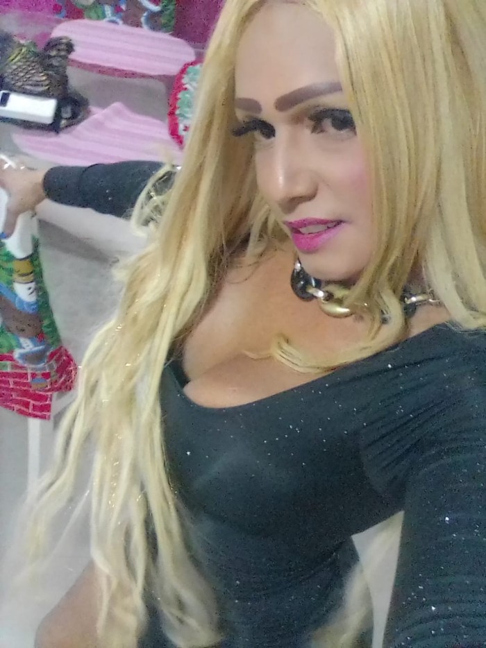 TRANS COMPLACIENTE DOMINANTE FIESTERA EN ZARAGOZA