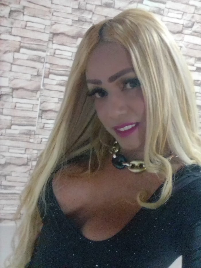 TRANS COMPLACIENTE DOMINANTE FIESTERA EN ZARAGOZA