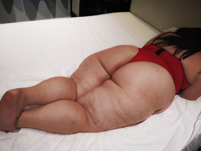 DIOSA DEL PLACER COMPLACIENTE A TOPE LOS BOLICHES