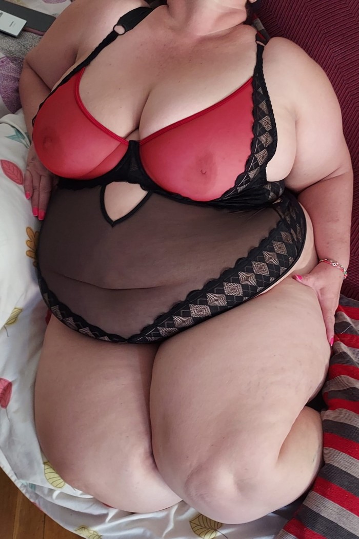 DIOSA DEL PLACER COMPLACIENTE A TOPE LOS BOLICHES