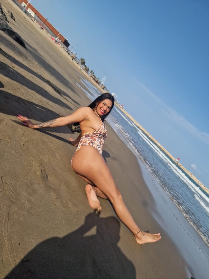 NOVEDAD SAMANTA, MORBOSA CARIÑOSA FIESTERA EN DOS HERMANAS