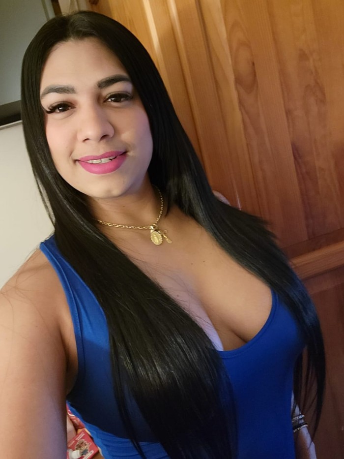 NOVEDAD SAMANTA, MORBOSA CARIÑOSA FIESTERA EN DOS HERMANAS