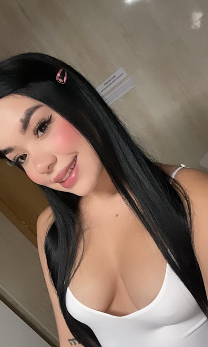 COLOMBIANA DE LUJO JOVENCÍSIMA Y SUPER JUGUETONA