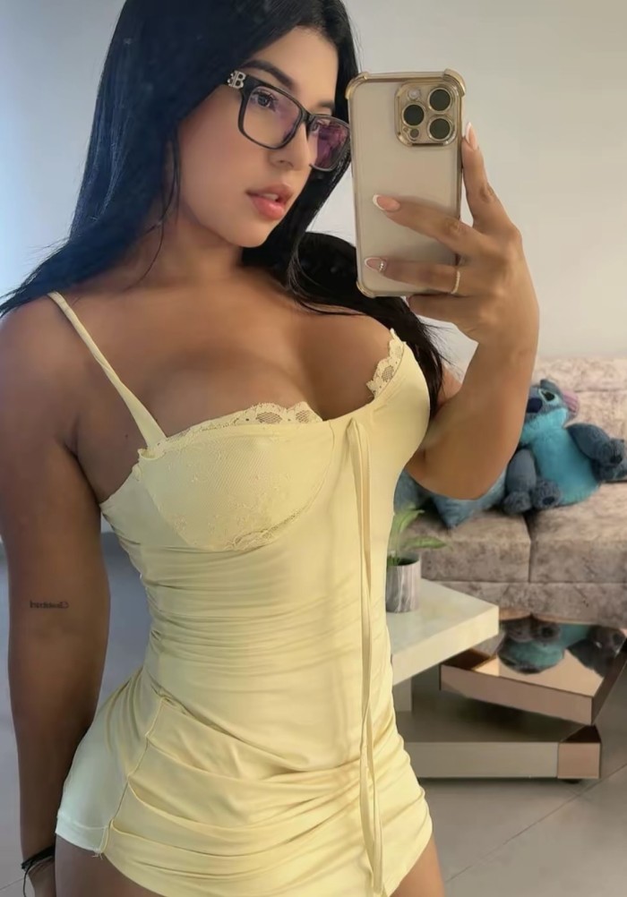 Cachonda y exótica disponible 24/7