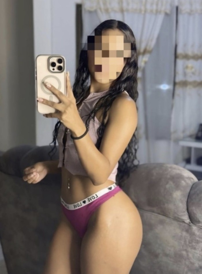 CARIÑOZA Y SENSUAL SEÑORITA CALIENTE DE PASO