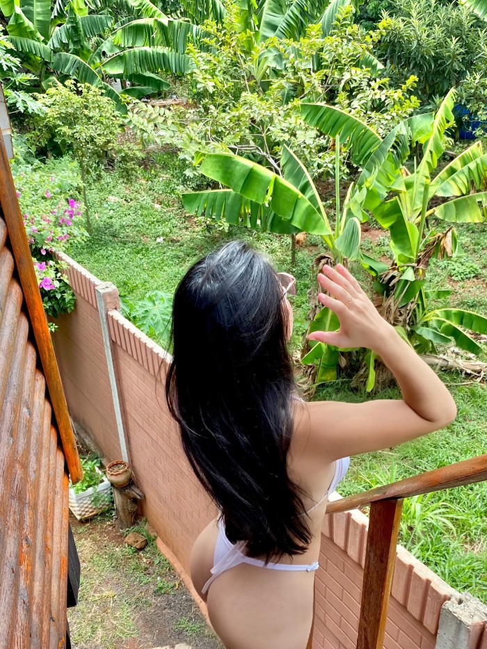 JOVENCITA SEXY Y ENROLLADA EN PLAYA D’EN BOSSA