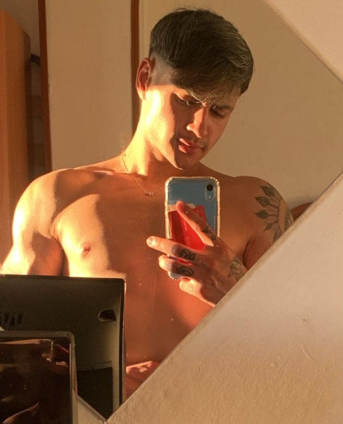 CHICO DELICIOSO LUJURIOSO IMPLICADO MUY COMPLACIEN