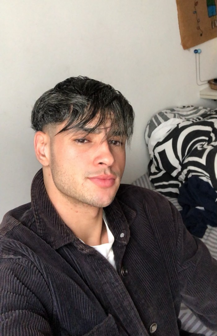 CHICO DELICIOSO LUJURIOSO IMPLICADO MUY COMPLACIEN