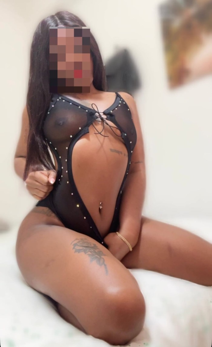 MORENA Y SEXY LATINA EN ZARAGOZA