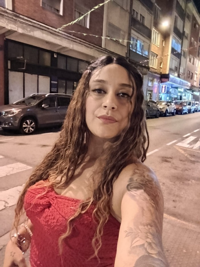 NOVEDAD EN TU CIUDAD SU AMANTE AMIGA 24/7