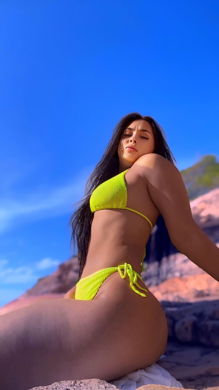 SEXY CULONA NALGUEAME FUERTE CUANDO ESTE EN CUATRO
