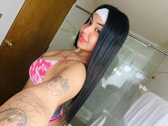 UNA LOCA POR EL SEXO VEN A COMERME RICO