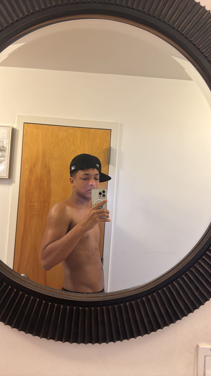 Chico latino nuevo por Málaga