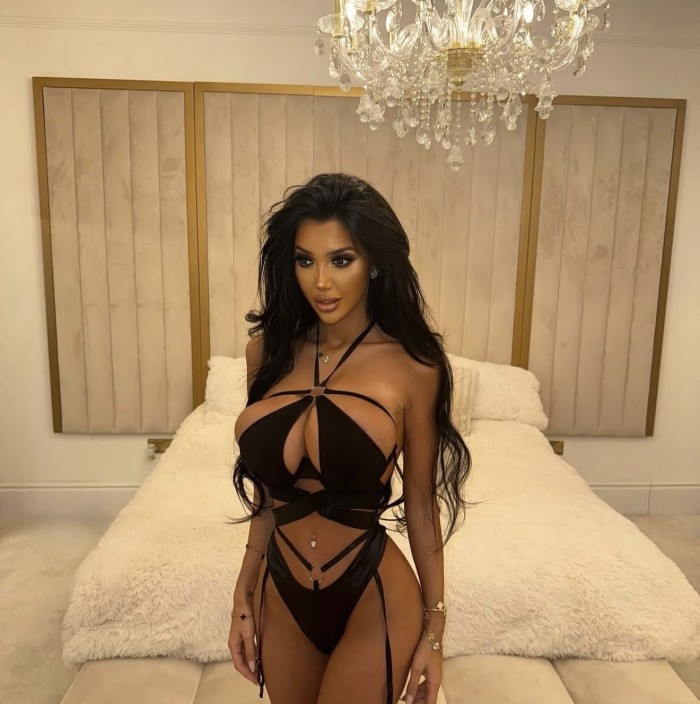 Katty tú morena latina brasileña XL VERSATIL