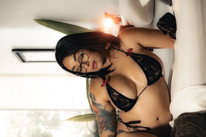 Latina muy caliente y sexy con ganas de polla, ven