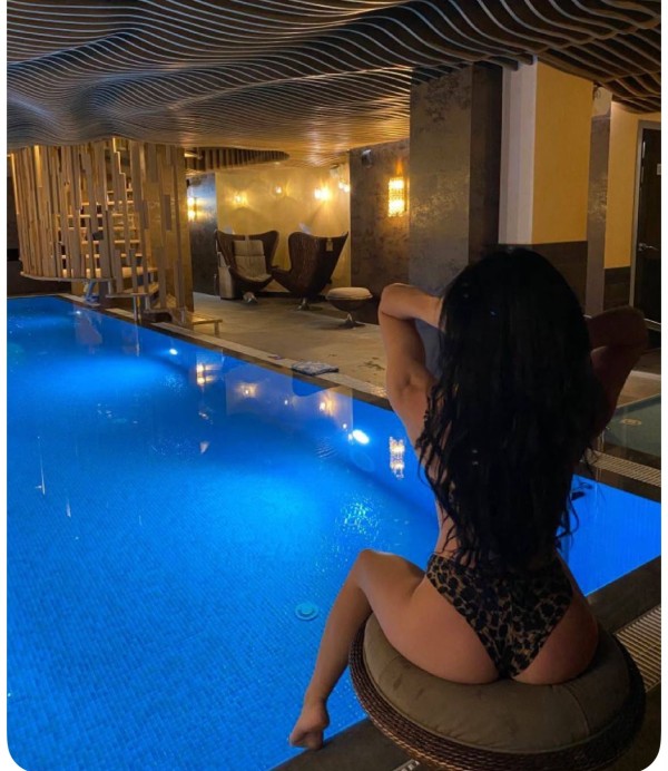 SUPER NOVEDAD. MORENA CALIENTE