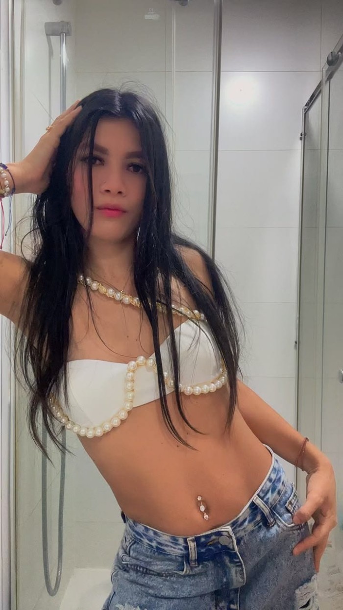 EXITANTE FLACA CQUIERE FOLLAR EN TU CASA. SALIDAS