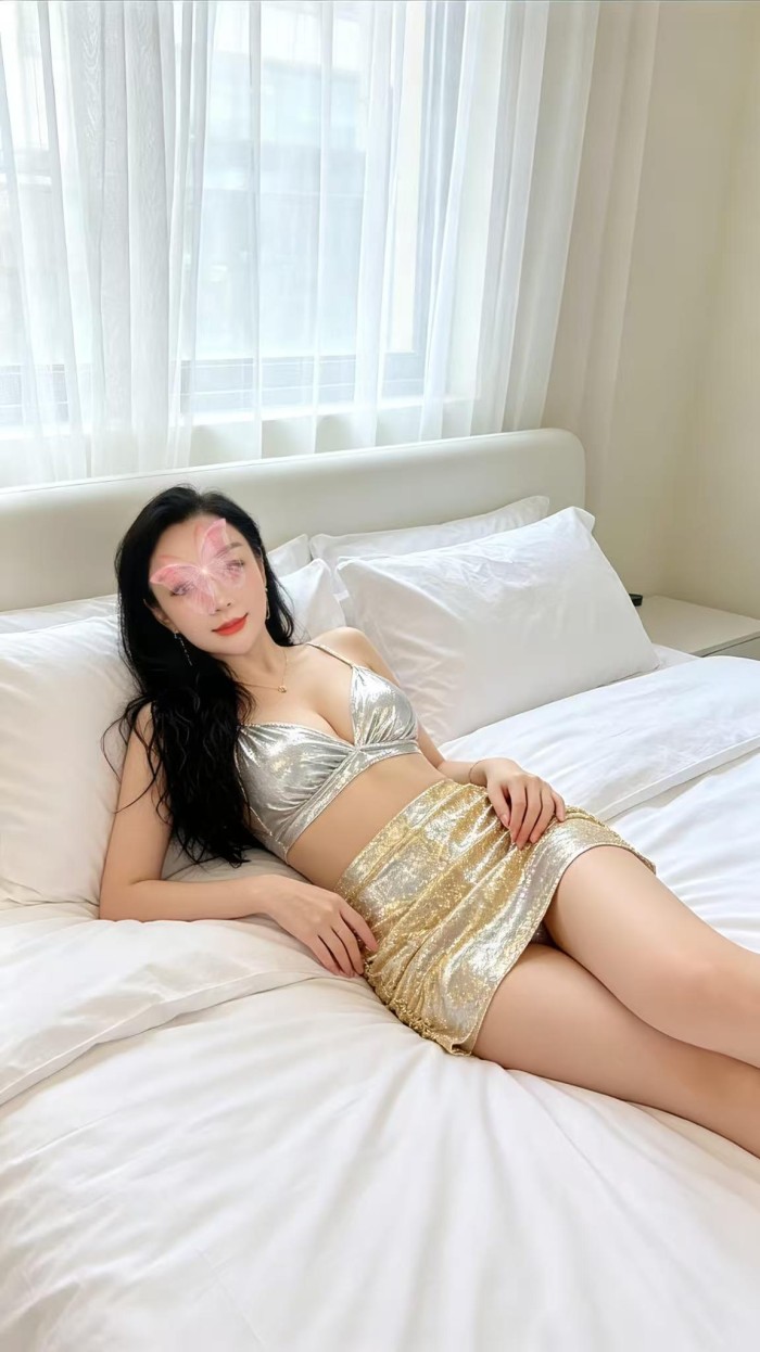 Cuatro chicas que llegaron recientemente a Barcelona