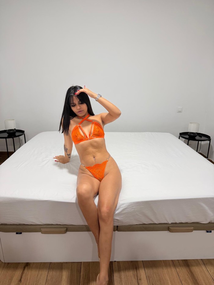 VENEZOLANA EN OPORTO ARDIENTE SENSUAL LUJURIOSA