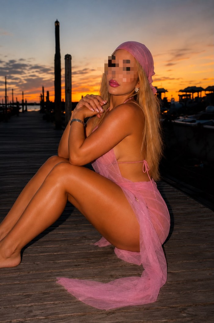 LATINA EN GANDIA DISPUESTA SIN LIMITES  SEXO RICO